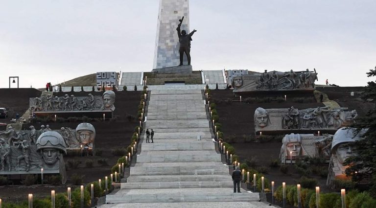 В Донецкой республике вновь открыт мемориал Саур-Могила, разрушенный в 2014 году